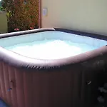 Intero Con Giardino E Colazione Dario Parme