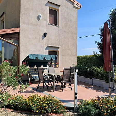 Intero Con Giardino E Colazione Dario *