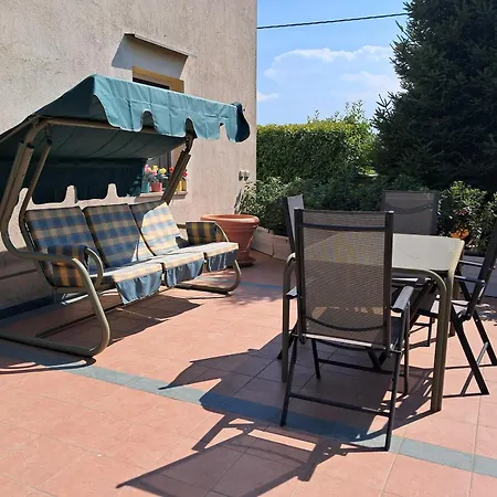 Intero Con Giardino E Colazione Dario