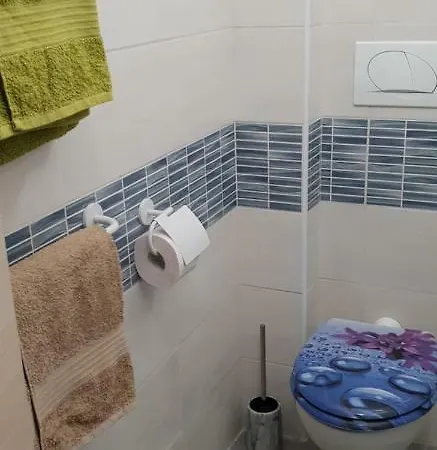 Intero Con Giardino E Colazione Dario * Parma