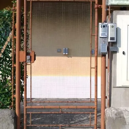 Apartamento Intero Con Giardino E Colazione Dario