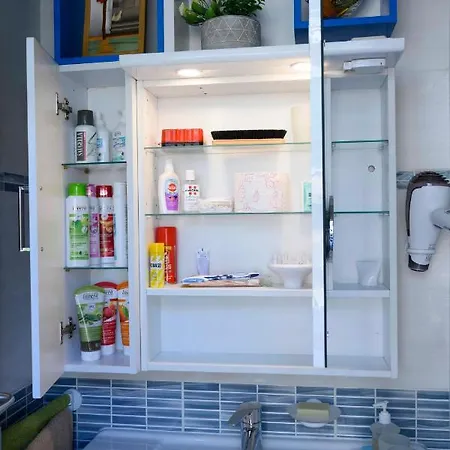 Intero Con Giardino E Colazione Dario Apartman Parma