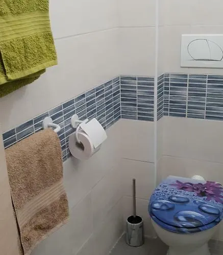 Intero Con Giardino E Colazione Dario * Parma